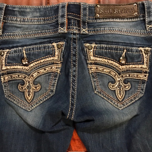 SOLD! Rock revival Ellor boot cut jeans. 26 x 33. - Picture 3 of 7